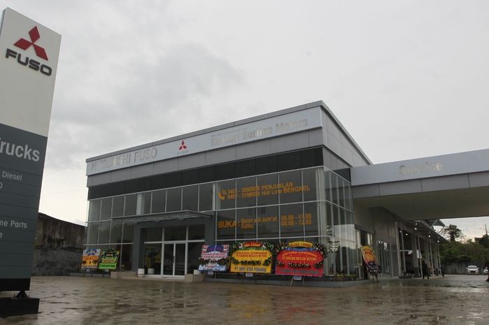 Dealer Mitsubishi Fuso Kendari Berlian Motors, beralamat lengkap di Jl Mayjen Katamso No.88 RT/RW 02/01, Kel. Baruga, Kec. Baruga, Kendari, Sulteng