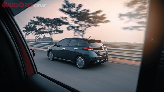 Mobil listrik Nissan Leaf lebih kencang dari Hyundai Ioniq