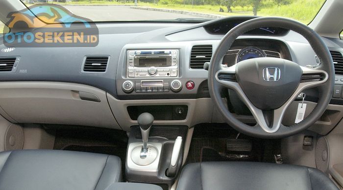 Kabin depan Honda Civic FD1