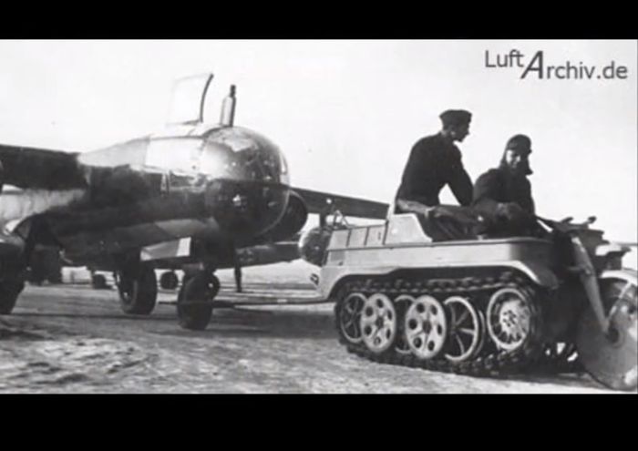 Bisa  dijadikan alat penarik pesawat