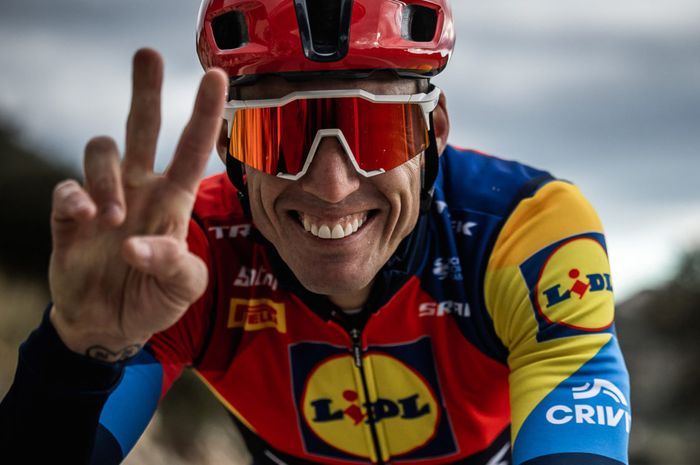 Aleix Espargaro jadi pesepeda profesional