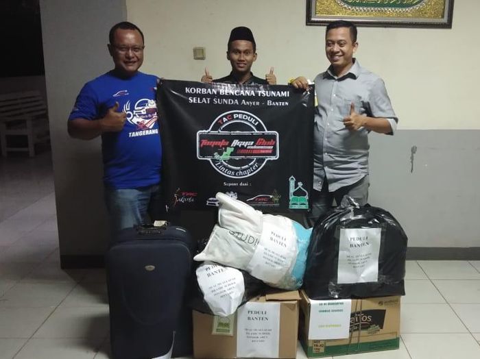 Penyerahan bantuan dari  TAC Jakarta, Tangray dan Cipasera kepada korban tsunami Selat Sunda