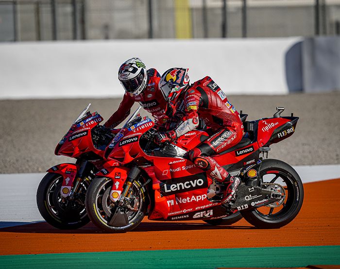 Francesco Bagnaia dan Jack Miller meraih podium di balapan MotoGP Valencia 2021