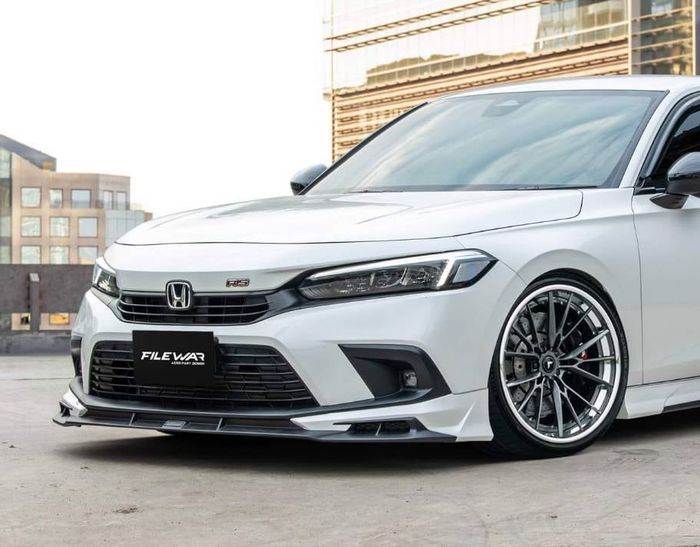 Tampilan depan modifikasi All New Honda Civic pakai body kit Ter Studio