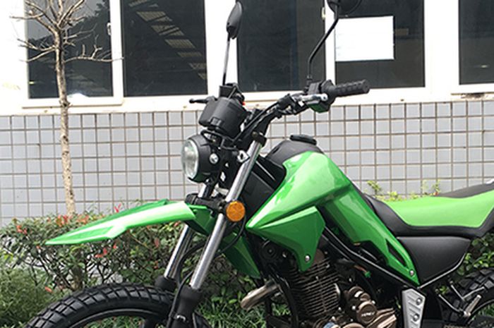 Motor trail kawasaki 250cc deals
