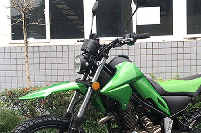 penampakan motor trail baru 250 cc yang harganya cuma Rp 9 jutaan, mirip banget sama Yamaha XG250 Tricker.