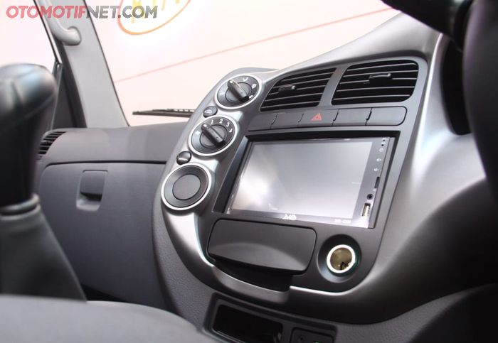 KIA Big-Up sudah dilengkapi head unit LCD touchscreen 