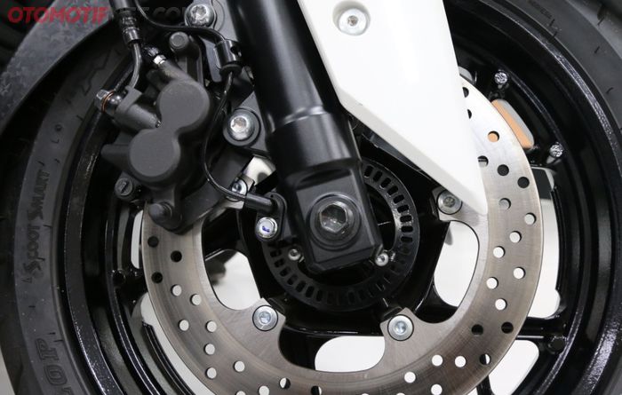 Kalau enggan ganti master Yamaha XMAX, kaliper bawaan diganti yang lebih besar