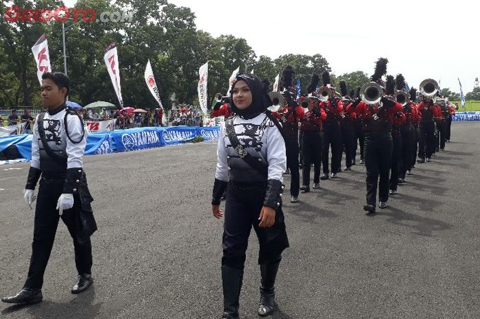 Atraksi marching band ramaikan pembukaan Yamaha Cup Race 2019 Medan