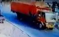 Ngeri, Video Detik-detik Truk Seperti Enggak Ngerem  Menghantam Motor di Bumiayu Brebes