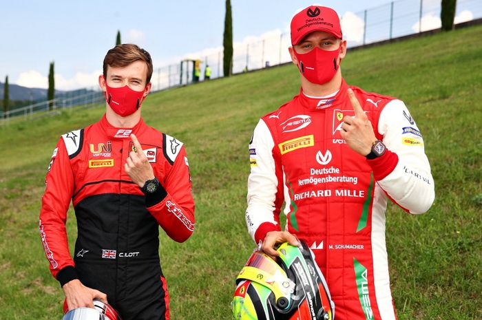 Dua pembalap Ferrari junior, Callum Ilott dan Mick Schumacher akan bersaing memperebutkan gelar juara F2 2020 di F2 Bahrain 2020