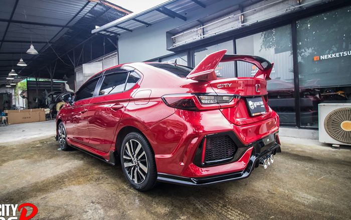 Tampilan belakang modifikasi All New Honda City dikemas mirip Civic Type R