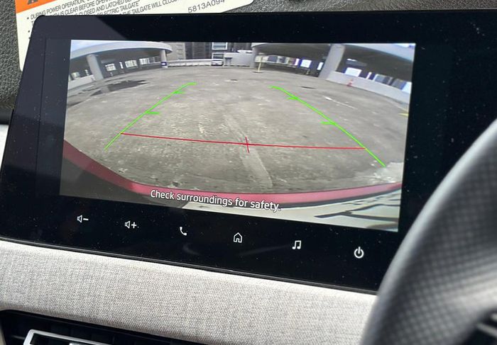 Ilustrasi kamera mundur Mitsubishi Xforce