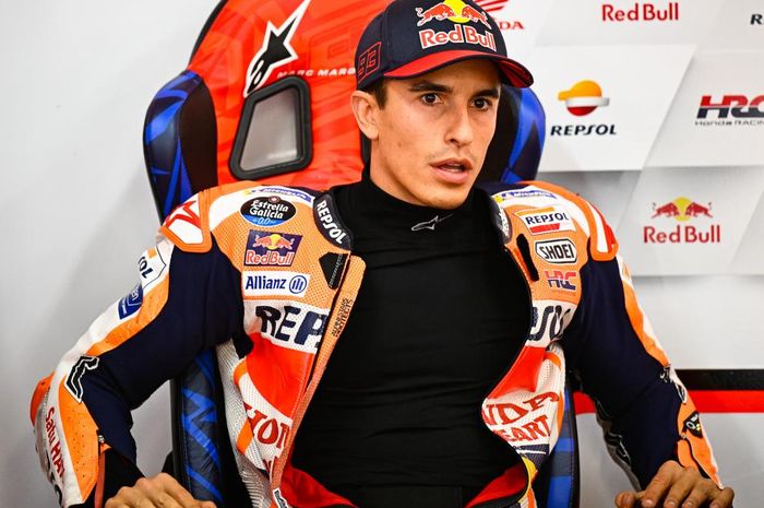 Bos tim Repsol Honda, Alberto Puig memberikan perhatian Marc Marquez untuk beristirahat yang cukup sebelum MotoGP Australia 2022
