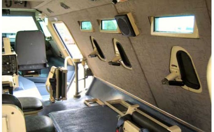 Posisi firing port dari dalam kabin