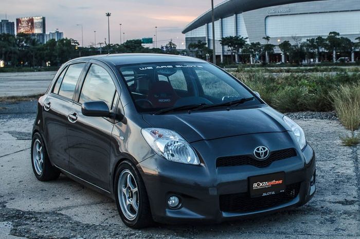 Modifikasi Toyota Yaris bakpao asal Thailand ini tampil sporty beraura JDM