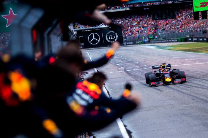 Tak akan pindah ke tim lain saat kontaknya habis, Max Verstappen ingin meraih gelar juara dunia F1 bersama tim Red Bull