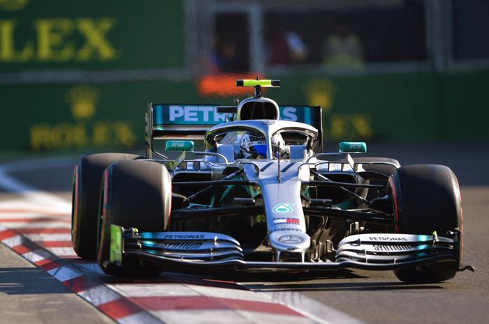 Hasil Kualifikasi F1 GP Azerbaijan 2019 menjadi milik tim Mercedes, Valtteri Bottas merebut pole position dari Lewis Hamilton di menit-menit akhir