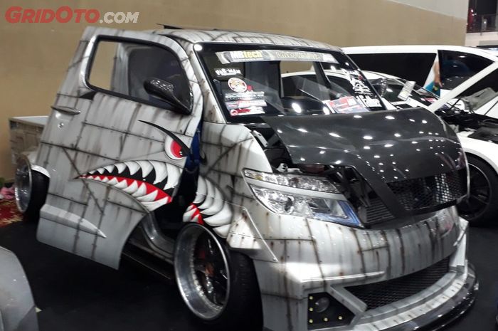 Daihatsu Gran Max pikap bertema baby shark