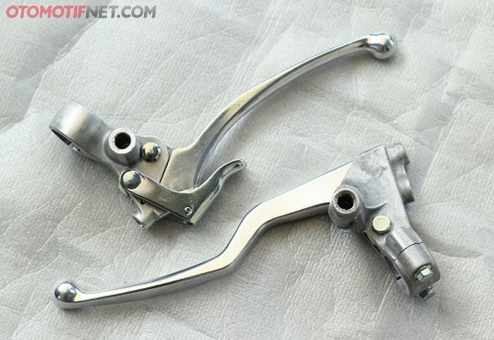 Pasang Brake Lock di Suzuki Nex II (Gbr.1)