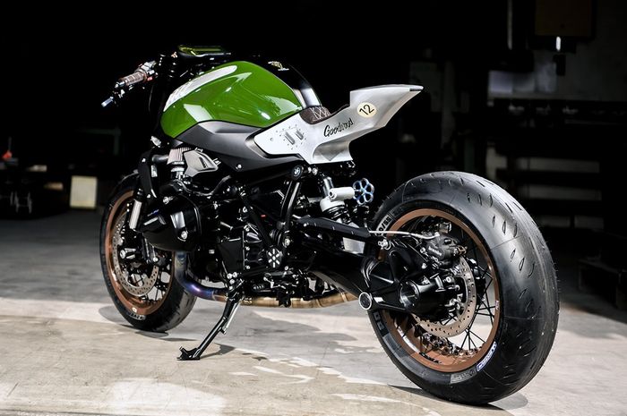 BMW R1200R hasil ubahan VTR Customs, Swiss