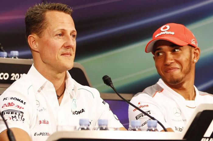 Michael Schumacher dan Lewis Hamilton pada konferensi pers GP F1 Monako 2012