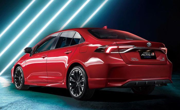 Pelek 17 inci Toyota Corolla Altis GR Sport dengan desain sama seperti Altis V dan Hybrid di Indonesia