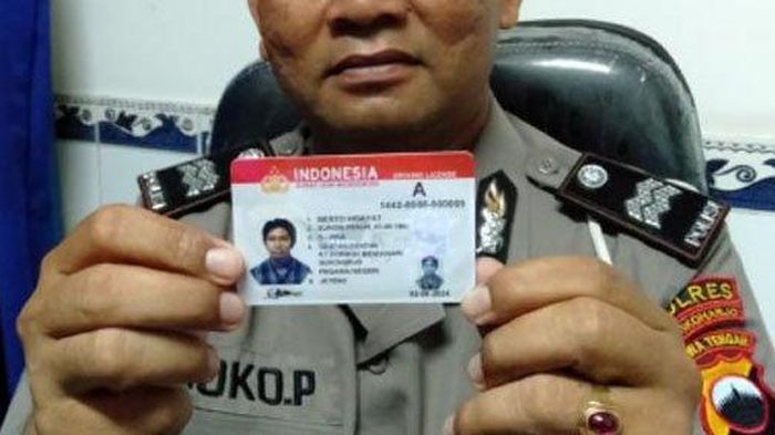 Contoh SIM A yang baru (Smart SIM)