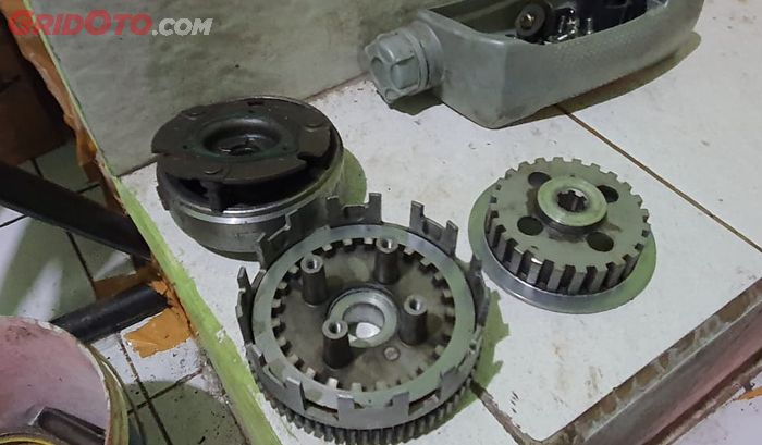 Kampas kopling Honda Astrea Grand tipis bikin tarikan motor jadi kurang enak