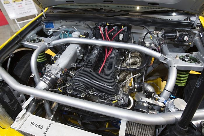Suzuki Jimny Wide gendong mesin Nissan Silvia S15 bertenaga 400 dk