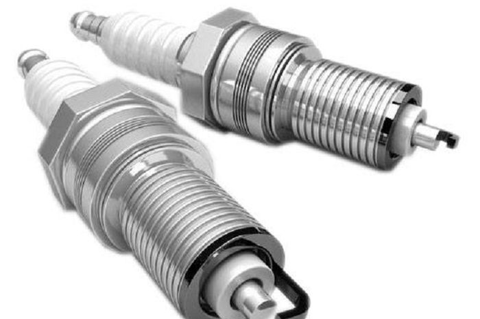 Ilustrasi busi spark plug 