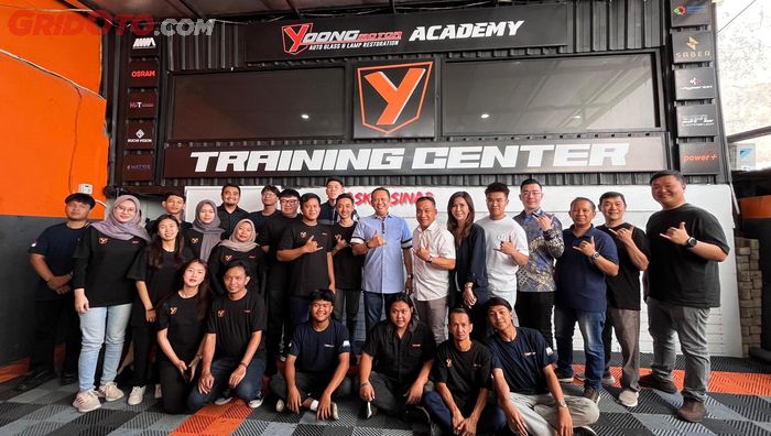 Dari Yoong Motor Academy telah menghasilkan lebih dari 500 lulusan dan telah tersebar di sekitar 80 hingga 87 kota di seluruh penjuru Indonesia