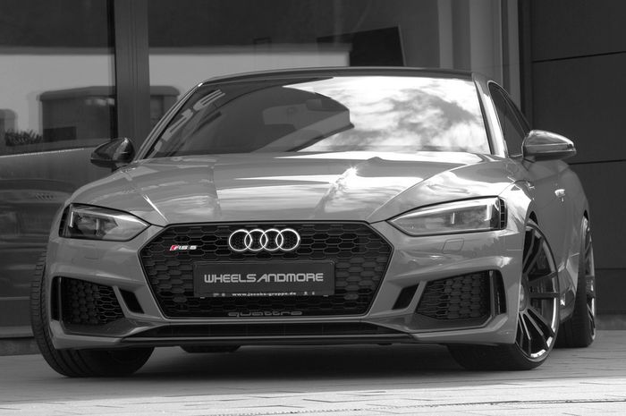 Audi RS5 Coupe dimpompa tenaganya hampir 513 dk