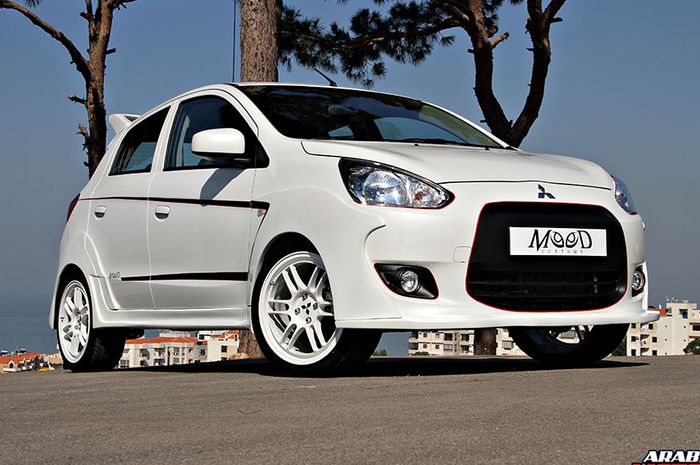 Modifikasi Mitsubishi Mirage lansiran 2014 tampil clean look tema serba putih