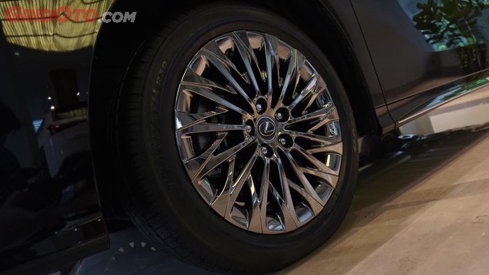 Pelek bercorak Hi-Metal inspirasi dari Lexus LS