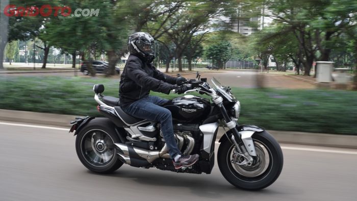 Riding position Triumph Rocket 3 GT 2020