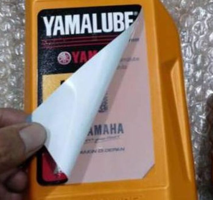 Ilustrasi QR Code dibalik label Yamalube