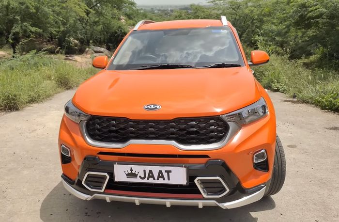 Aksen diffuser di bumper depan bikin KIA Sonet makin kekar