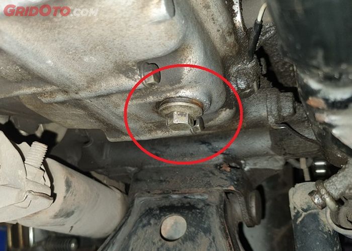 Perlu Enggak Sih Baut Pembuangan Oli Dikasih Seal Tape Biar Enggak Rembes Gridoto Com