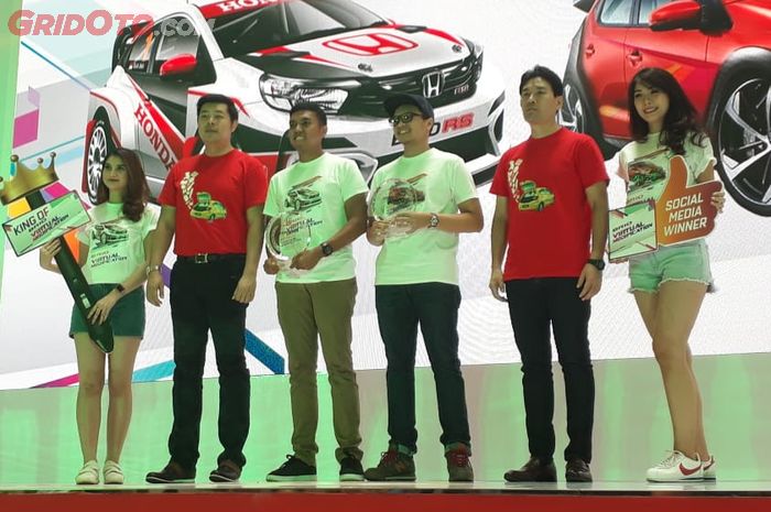 Para pemenang kontes modifikasi digital Honda Brio