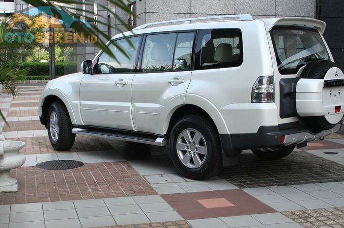 MITSUBISHI PAJERO 32 LONG EXCEED DIESEL TURBO 4WD  2008  LIGHT BROWN   170000km  Quality Auto