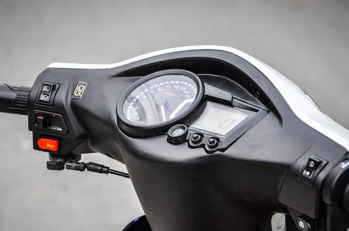 Panel instrumen dari Koso