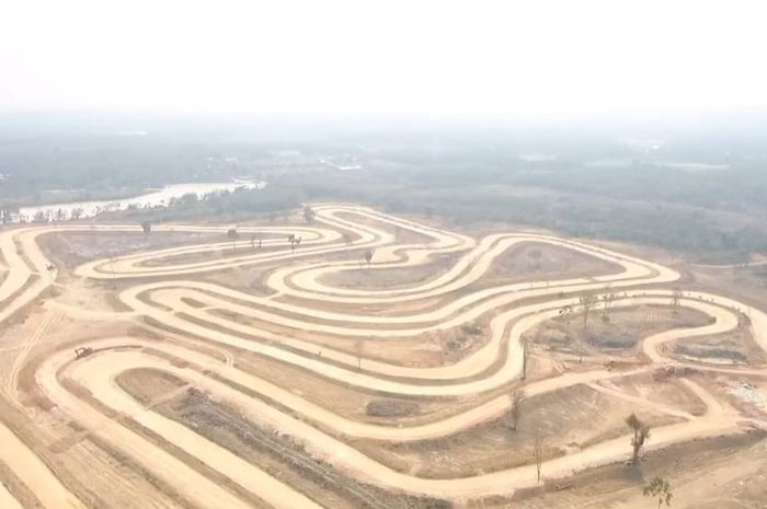 Suwarnadwipa Nusantara Circuit punya lintasan tanah terpanjang sampai saat ini dan akan menambah variasi. 