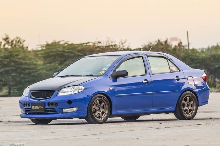 Modifikasi Toyota Vios lawas dandan racing garapan Monkey Club, Thailand