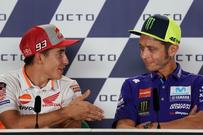 Valentino Rossi menolak jabat tangan Marc Marquez di press conference jelang MotoGP San Marino