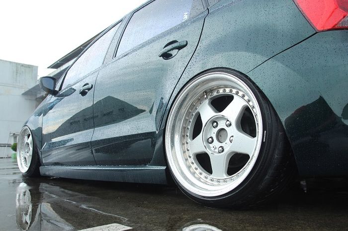 Wide body dan radius fender, guna mengejar lebar peleknya