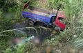 Nahas, Truk Toyota Terjun ke Jurang, 4 Penumpang Diserahkan Ke Keluarga Tanpa Nyawa