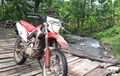 Honda CRF 150L Lebih Pendek 3 Cm, Pasang Link Unitrack di Swing Arm Biar Panjang