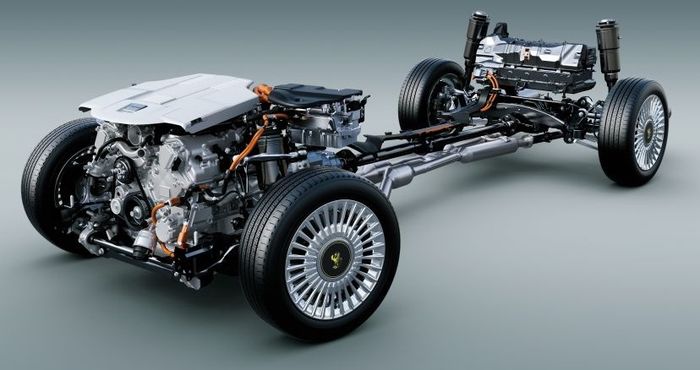 Toyota Century 208 pakai mesin hybrid V12