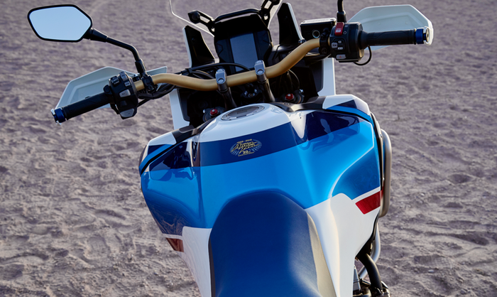 Tangki Africa Twin Sports lebih lebar